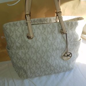 MICHEAL KORS 13×'12 inches